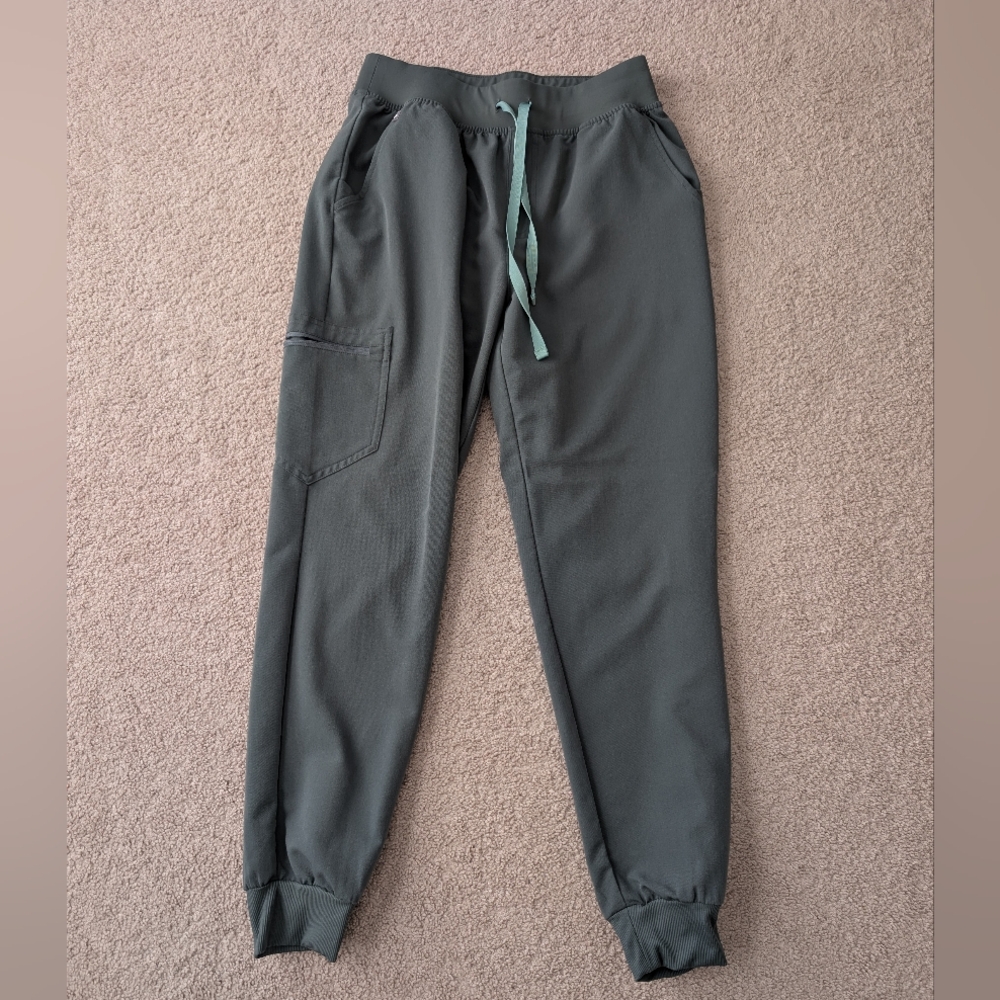 FIGS High Waisted Zamora Jogger Scrub Pant